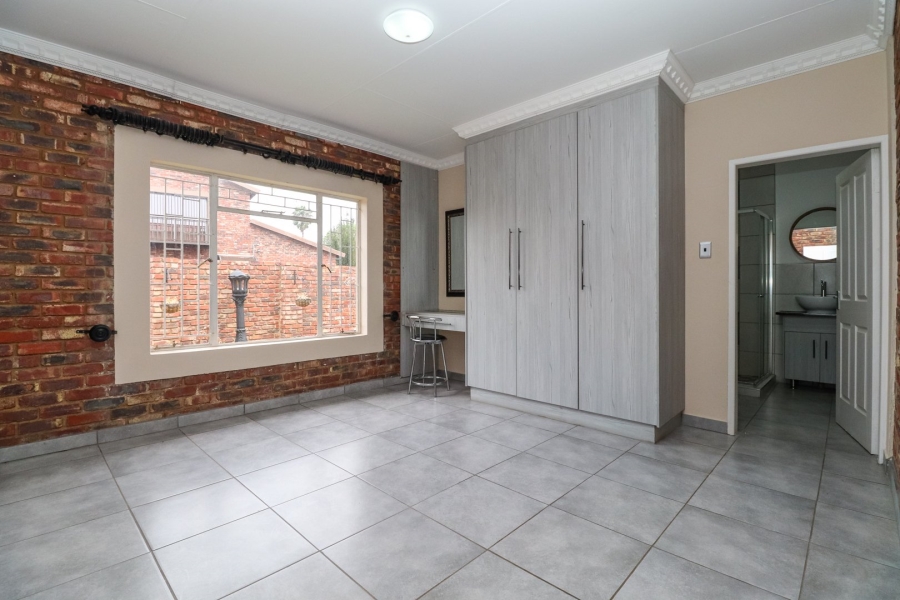 To Let 3 Bedroom Property for Rent in Flamwood North West